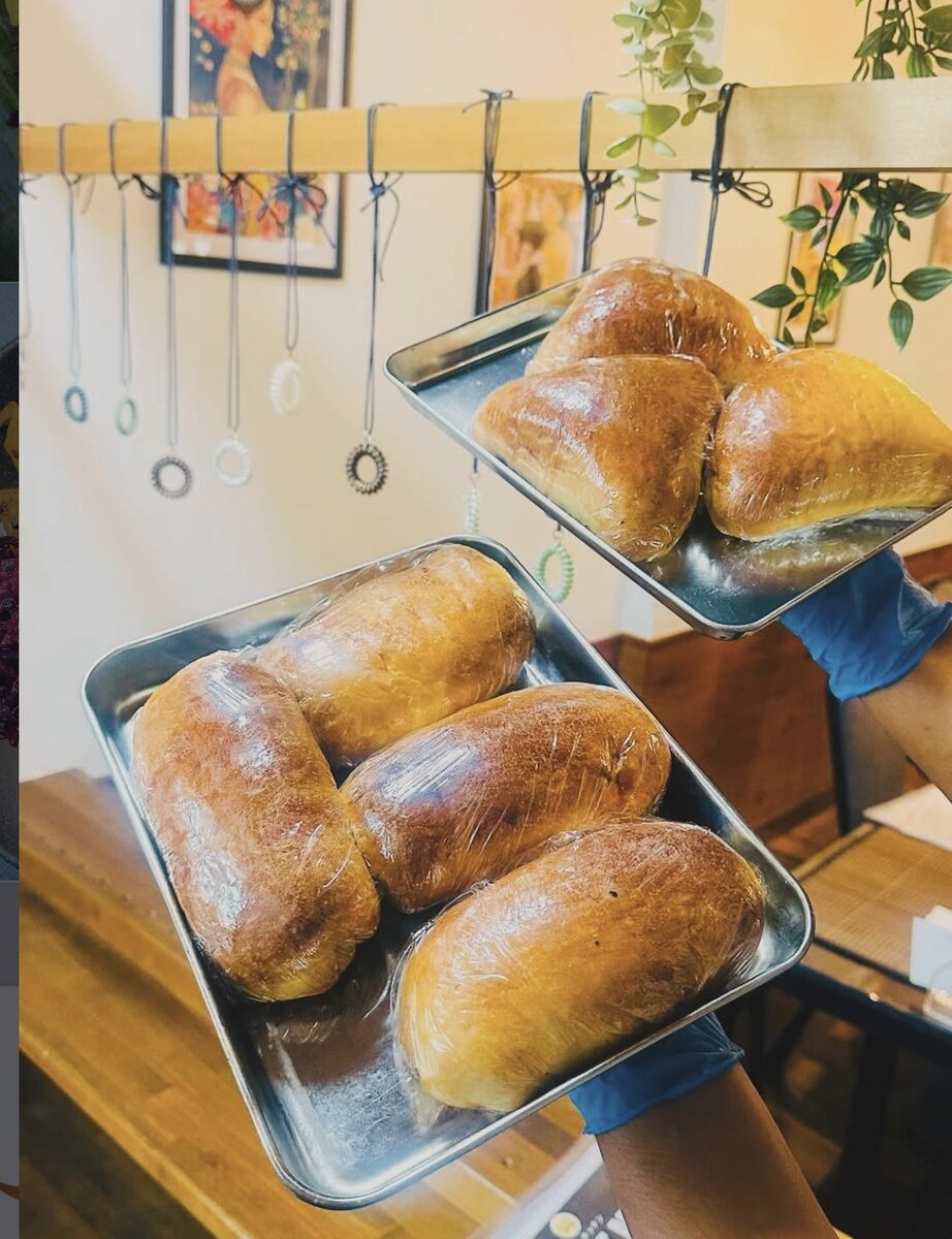 スリランカ風の焼きたてパン